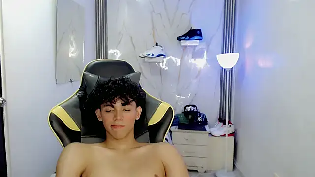 FUNNY_DICK_ élő XXX-chatje