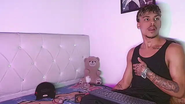 Angel_foxc13: απευθείας συνομιλία ΧΧΧ