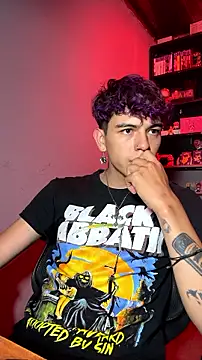 MikeyKuro Live XXX-chat