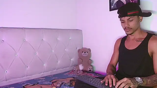 Angel_foxc13 Adlı Modelin Canlı XXX Sohbeti