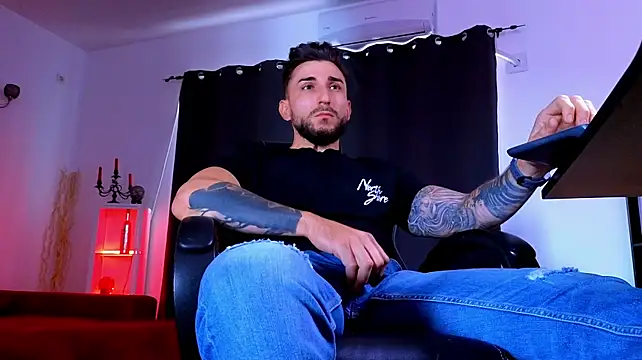 XXX chat uživo modela MightyAaron66