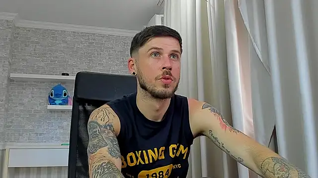 JonahShaw Live XXX Chat