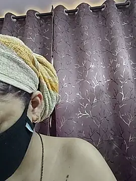 Chat +18 de Hot_pooja2 ao vivo