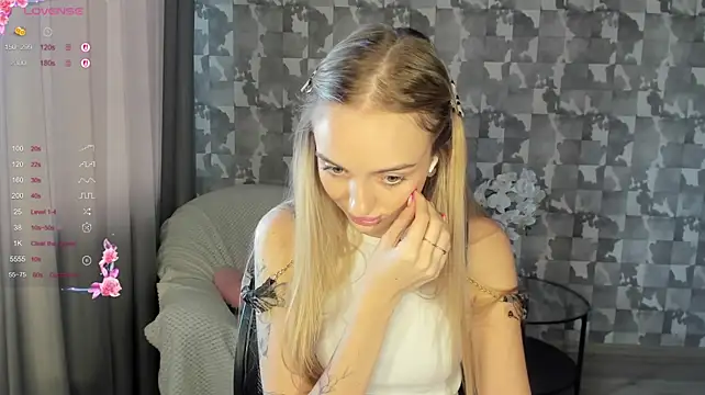 A_delina Chat XXX live