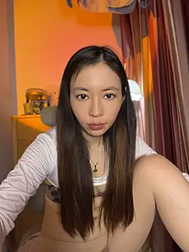 mimi_181 XXX чат на живо