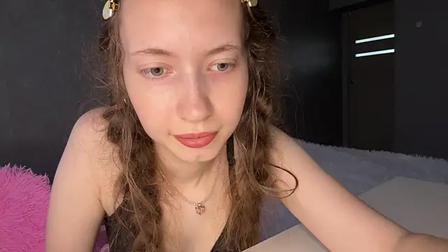 Онлайн чат XXX Emily_Mur_