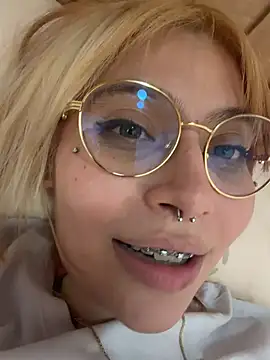 Chatroom XXX en direct de YunoRose_