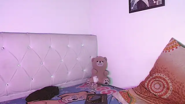 Angel_foxc13のライブXXXチャット