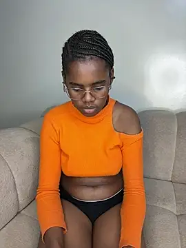 Chat +18 de softglamqueen ao vivo