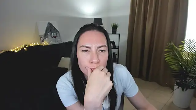 Chatroom XXX en direct de IngaRain