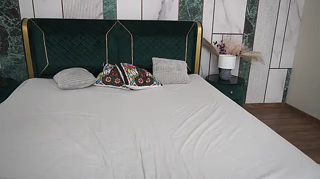 XXX chat uživo modela IceDanielles