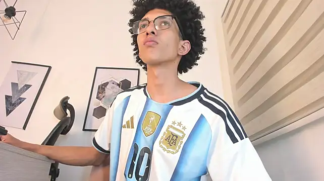Chat +18 de Cj_davis_ ao vivo