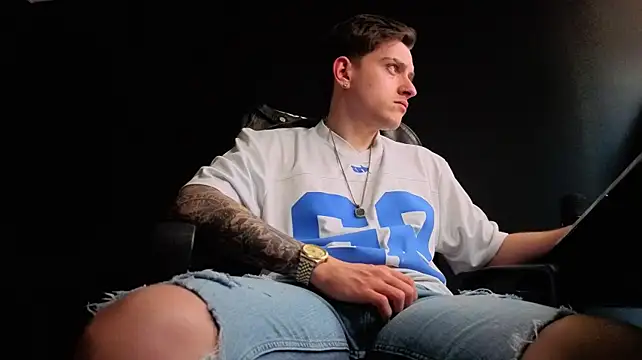 FelixStarkk's Live XXX Chat