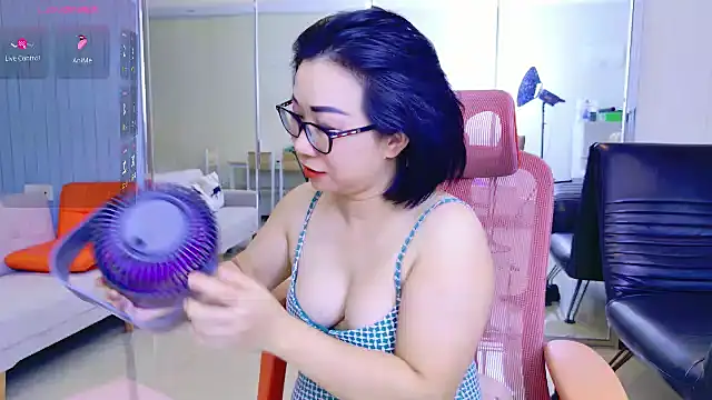 Chat +18 de LucianaMe ao vivo