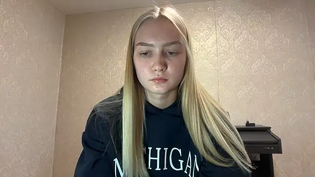 blondegirl2026: онлайн-секс-чат