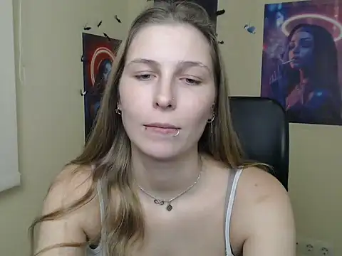 StrangerGi's Live XXX Chat