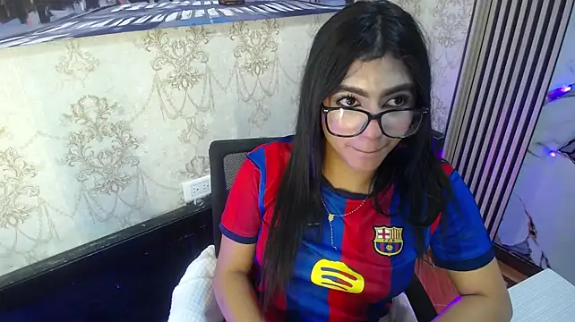 Holly_Watson_ Live XXX-chat