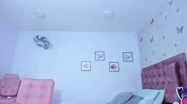 KiiaraaMoon Live XXX-Chat
