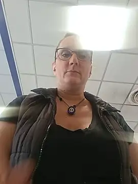 AliceLustInWonder's Live XXX Chat