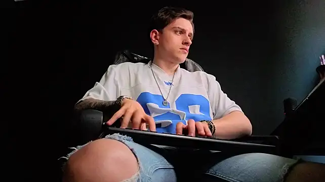 FelixStarkk Chat XXX live
