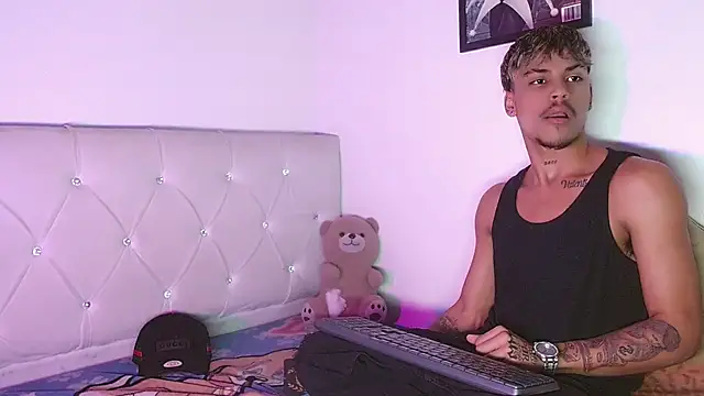 Angel_foxc13 Adlı Modelin Canlı XXX Sohbeti