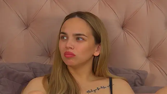 AnitaVenture Chat XXX in diretta