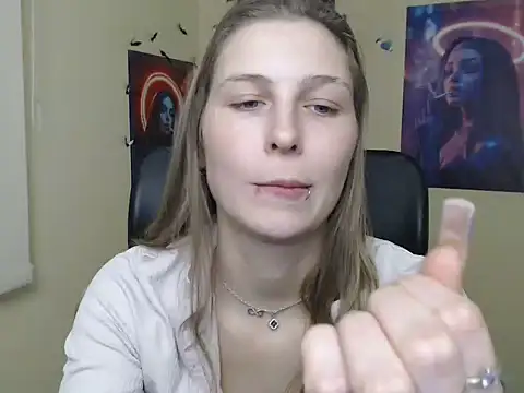StrangerGi Live XXX-chat