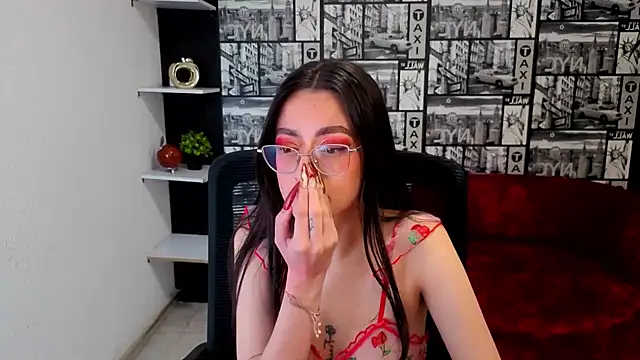 XXX chat uživo modela desiring_angel_