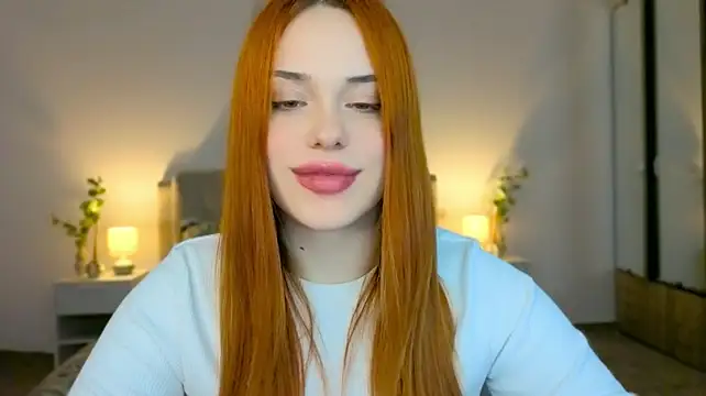 Hottie_miaa élő XXX-chatje