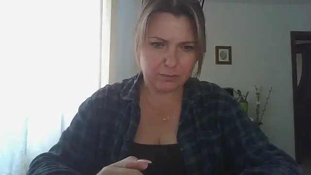 ElenaLove888: онлайн-секс-чат