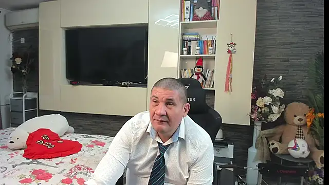 SpartacusDaddy48's Live XXX Chat