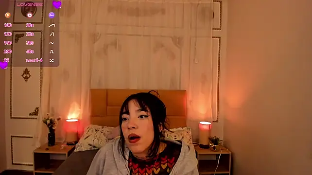 EmaLittle Live XXX Chat