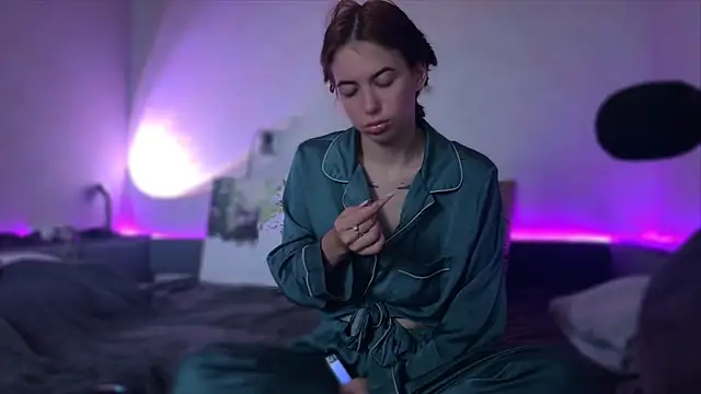 NOVELLAA Live XXX Chat