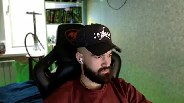 XXX chat uživo modela _Serious_Man