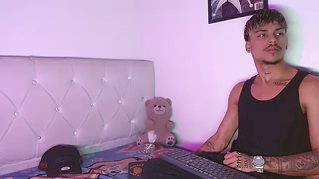 Angel_foxc13 Adlı Modelin Canlı XXX Sohbeti