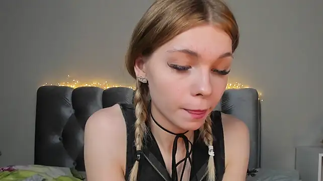 Blondy_Fina Live XXX Chat