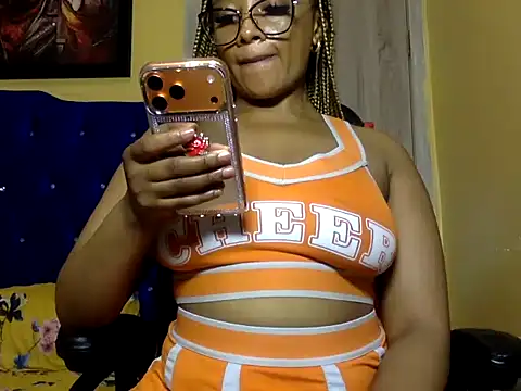 BOOTY_BANGERxxx élő XXX-chatje
