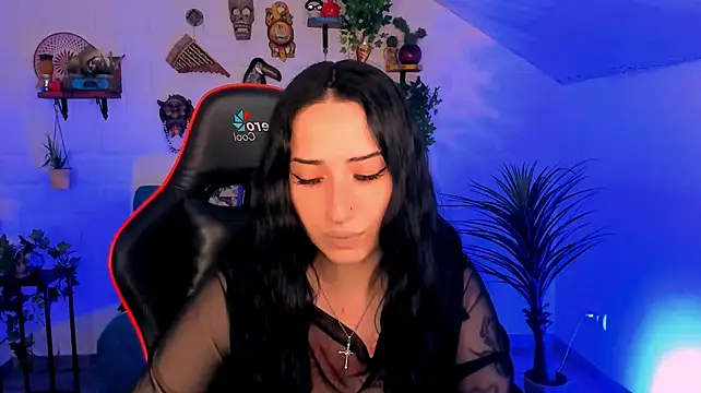 MonicaLowes Adlı Modelin Canlı XXX Sohbeti