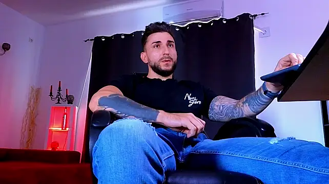 MightyAaron66 – Naživo XXX chat