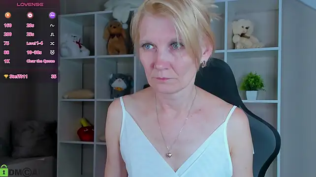 دردشة Julie_Lucas الجنسية المباشرة