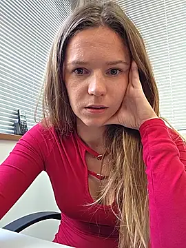lucie_mehott Adlı Modelin Canlı XXX Sohbeti