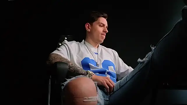 Онлайн чат XXX FelixStarkk