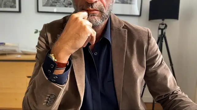 mecchaude Adlı Modelin Canlı XXX Sohbeti
