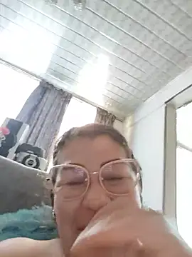 XXX chat uživo modela AlexxiaaMat
