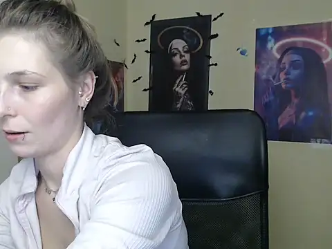 StrangerGi's Live XXX Chat