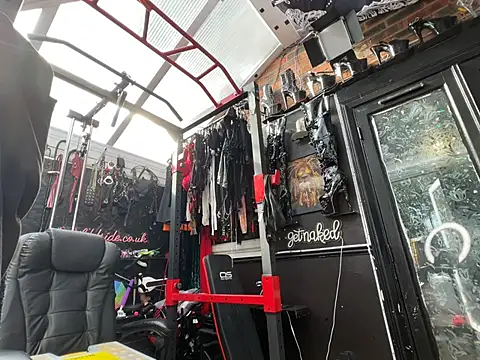 Pokazy przed kamerką – MistressWildd