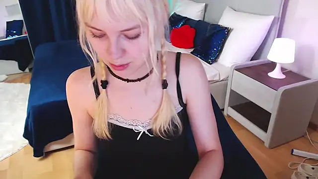HannahHolliss live XXX chat