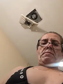 bobby69cock 现场XXX聊天
