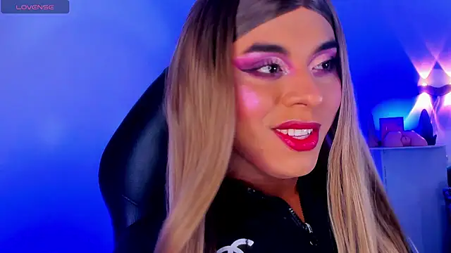 Emili_Roux Adlı Modelin Canlı XXX Sohbeti
