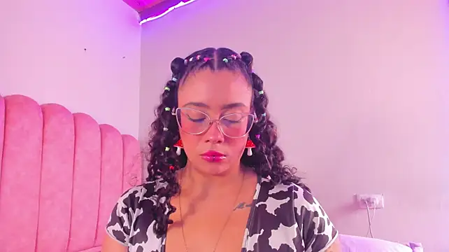 antonelllepiercee's Live XXX Chat